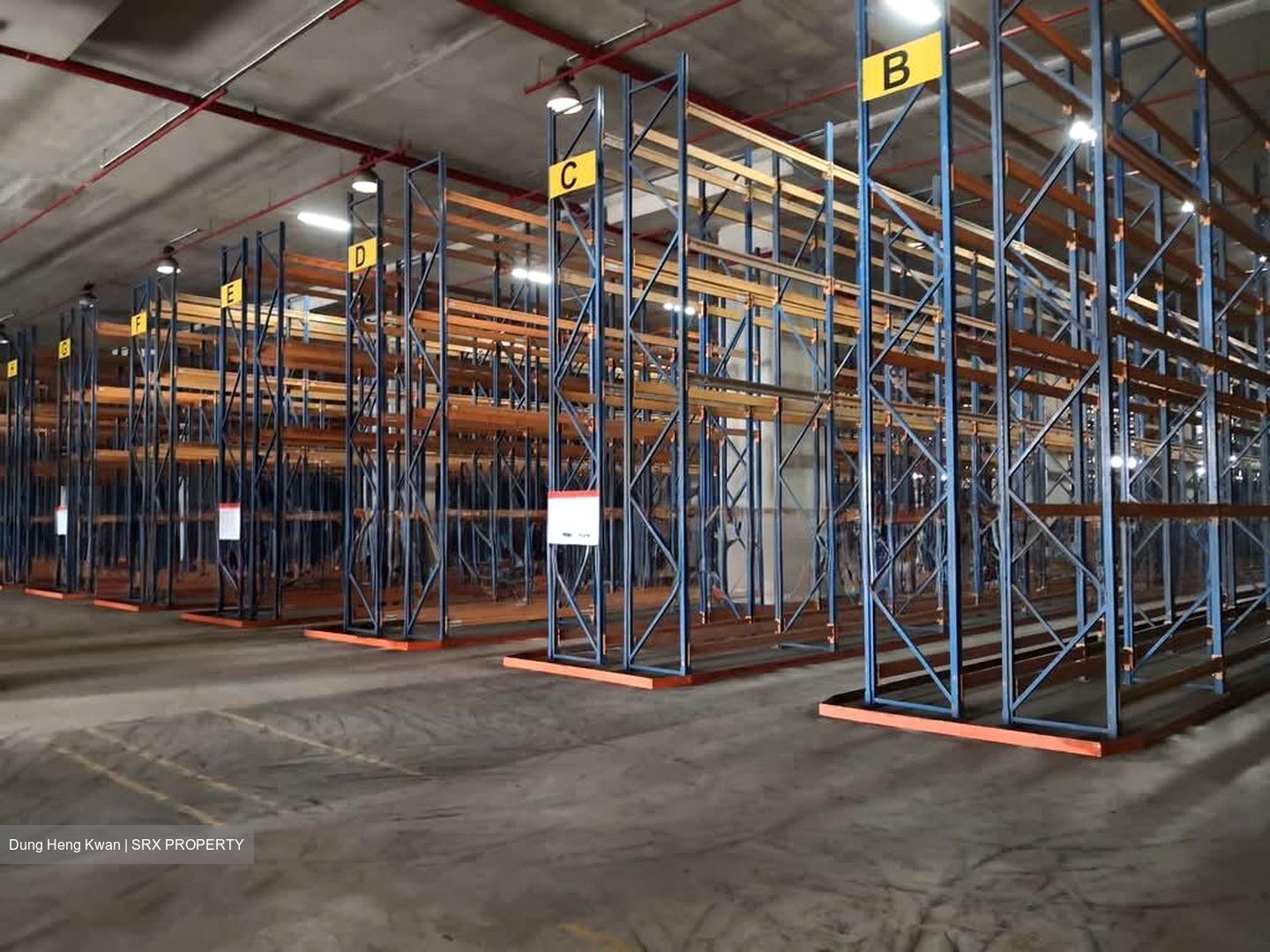 Jalan Buroh (D22), Warehouse #571675141